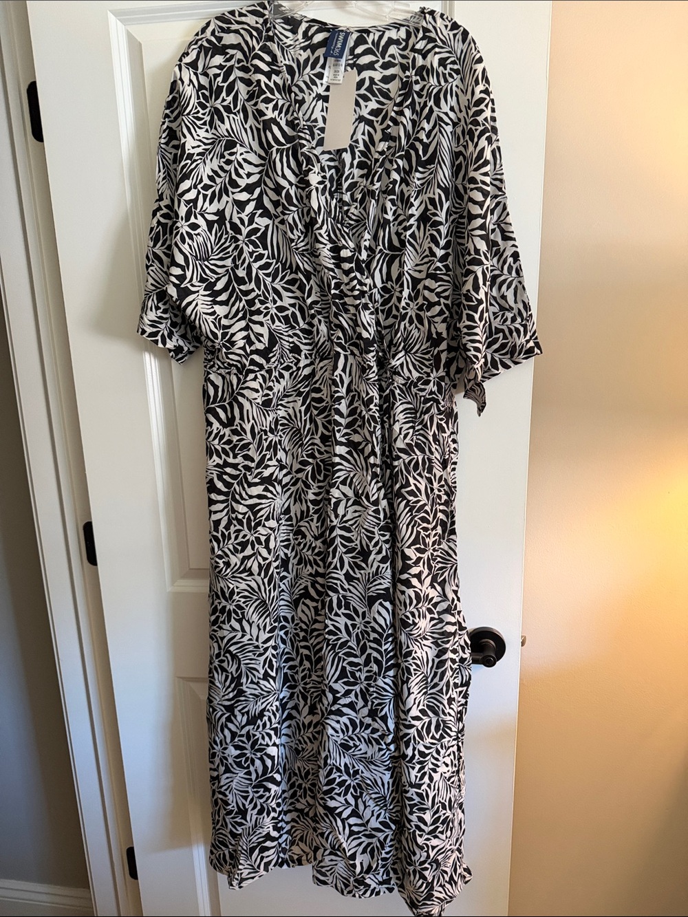 Swimsuits For All Black and White Leaf-Print Swim Coverup Midi